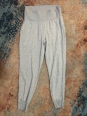 Nike Women’s Gray Dri-Fit SMALL Joggers pants with pockets